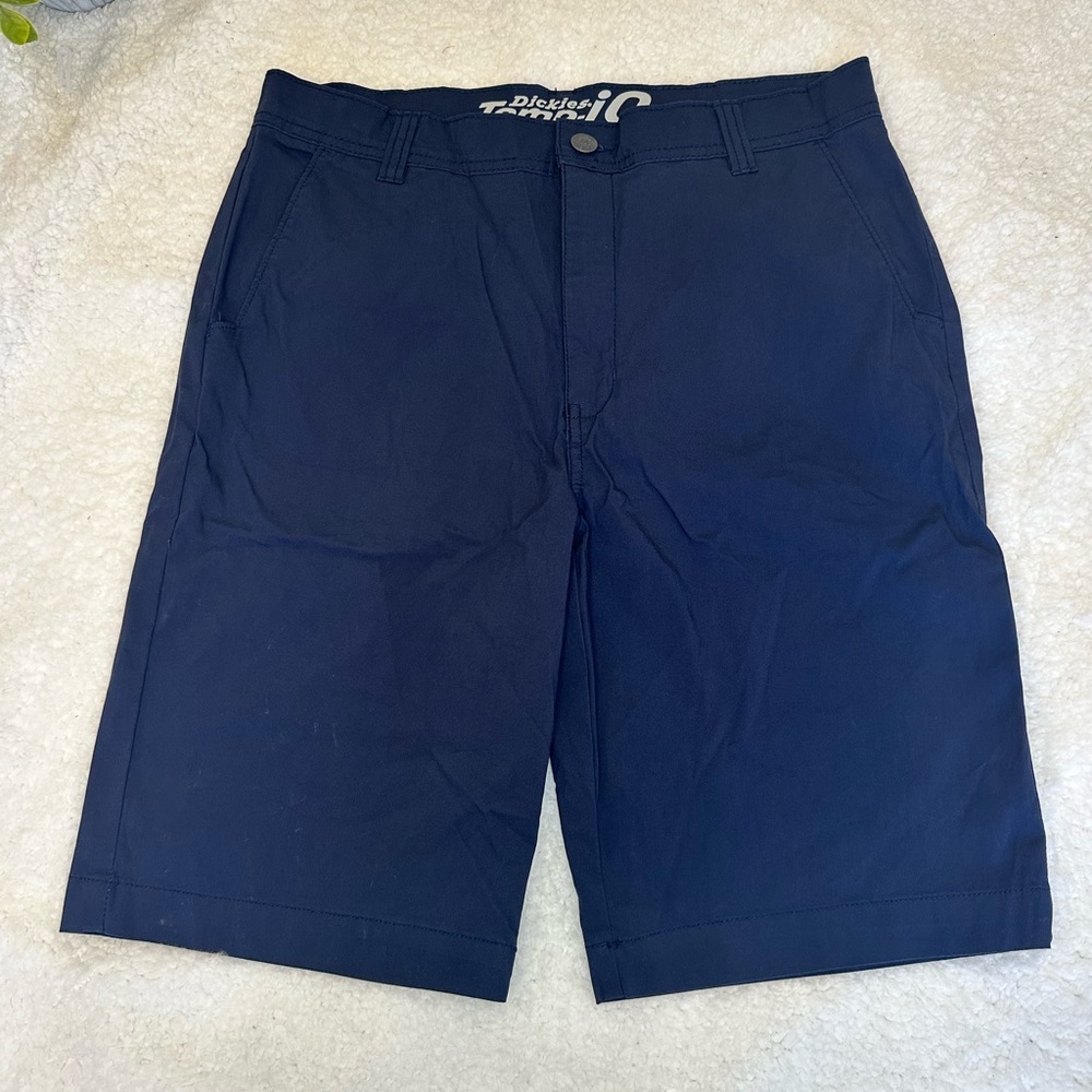 Dickies Temp IQ boys shorts Size 18